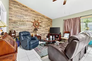 432 NW Sherry Ln, Port Saint Lucie, FL 34986 - Photo 7