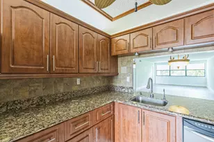 2704 NW 104th Ave, Sunrise, FL 33322 - Photo 9