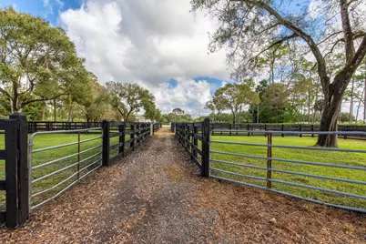 13529 E Citrus Drive, Loxahatchee Groves, FL 33470 - Photo 21