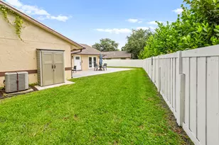 1672 Hawthorne Pl, Wellington, FL 33414 - Photo 19