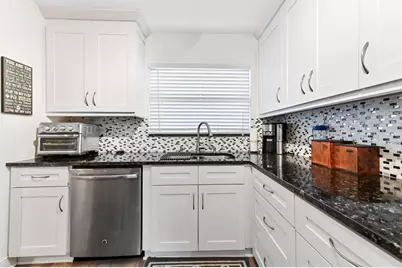 1230 SE Parkview Place, Unit #D2, Stuart, FL 34994 - Photo 13