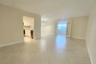 3178 Via Poinciana 402 Unit, Lake Worth, FL 33467 - Photo 3