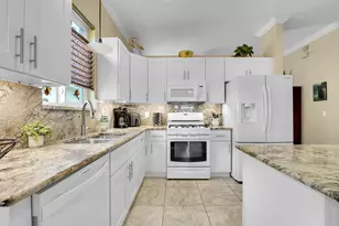 2468 SE Springtree Pl, Stuart, FL 34997 - Photo 19