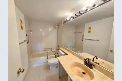 4725 Lucerne Lakes Boulevard E, Unit #413, Lake Worth, FL 33467 - Photo 15