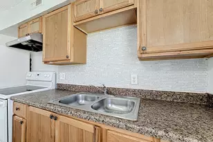 694 Michigan Ct, Saint Cloud, FL 34769 - Photo 11