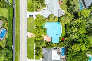 13982 Paddock Dr, Wellington, FL 33414 - Photo 31