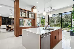 450 NE 10th St, Boca Raton, FL 33432 - Photo 11