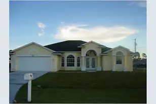 601 SW Grove Ave, Port Saint Lucie, FL 34983 - Photo 1