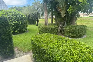 2886 Fernley Dr E, West Palm Beach, FL 33415 - Photo 9