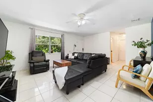 332 SE Majestic Terrace, Port Saint Lucie, FL 34983 - Photo 3