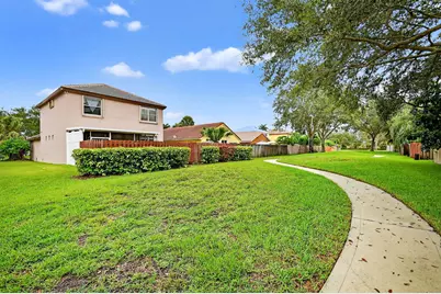 7553 Savannah Lane, Lake Worth, FL 33463 - Photo 35