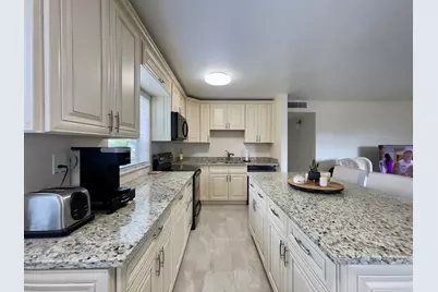 117 Flanders C, Delray Beach, FL 33484 - Photo 3