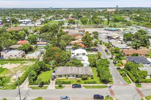 309 SW 13th St, Dania Beach, FL 33004 - Photo 37