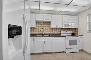 555 NW 4th Ave, Boca Raton, FL 33432 - Photo 11