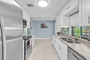 2402 SE Pinero Rd, Port Saint Lucie, FL 34952 - Photo 17