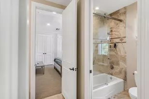 809 NE 71st St, Boca Raton, FL 33487 - Photo 25