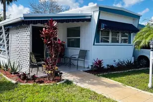 415 Gardenia Ct, Deerfield Beach, FL 33442 - Photo 1