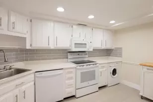 2000 Presidential Way, West Palm Beach, FL 33401 - Photo 19