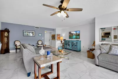 110 Half Moon Circle, Unit #D2, Hypoluxo, FL 33462 - Photo 7
