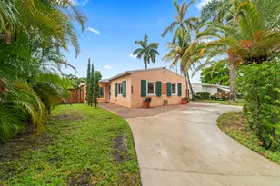 906 NE 5th St, Hallandale Beach, FL 33009 - Photo 25