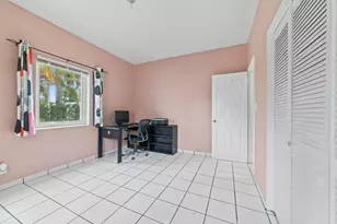 906 NE 5th St, Hallandale Beach, FL 33009 - Photo 19