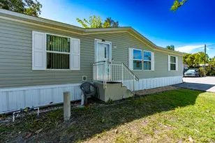 2107 Crescent Dr, Lake Worth, FL 33461 - Photo 5