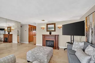 133 Greenbrier Dr, Palm Springs, FL 33461 - Photo 9