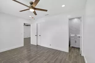 600 S Mangonia Cir, West Palm Beach, FL 33401 - Photo 23