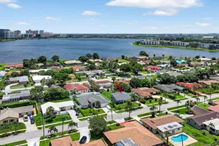 600 S Mangonia Cir, West Palm Beach, FL 33401 - Photo 5