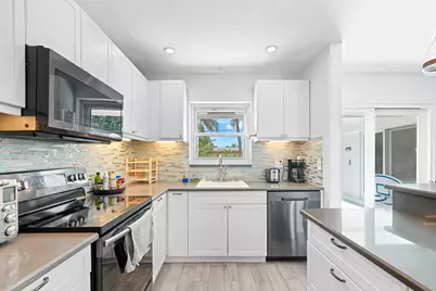 226 SW 13th Avenue, Boynton Beach, FL 33435 - Photo 3