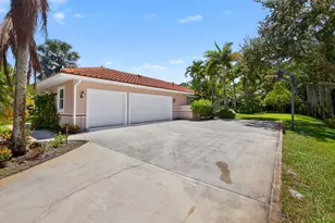 4881 SW Lake Grove Cir, Palm City, FL 34990 - Photo 5