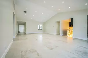 7033 San Sebastian Cir, Boca Raton, FL 33433 - Photo 13