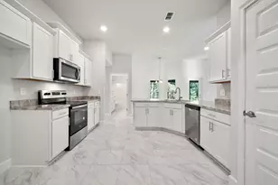 372 SW Feldman Ave, Port Saint Lucie, FL 34953 - Photo 3