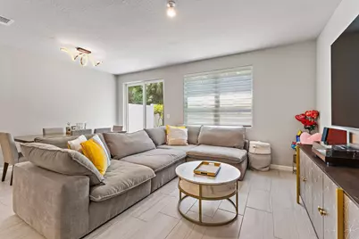 5611 Enclave Drive, Mangonia Park, FL 33407 - Photo 11