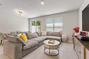 5611 Enclave Dr, Mangonia Park, FL 33407 - Photo 11