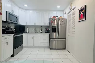 3560 Pine Tree Ct, Greenacres, FL 33463 - Photo 3