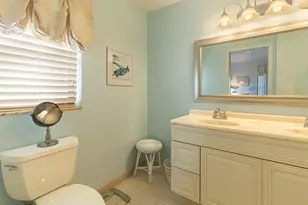 533 Prestwick Cir, Palm Beach Gardens, FL 33418 - Photo 19