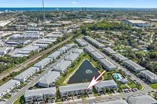 5646 Enclave Dr, Mangonia Park, FL 33407 - Photo 17