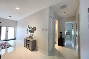 115 SW Oakridge Dr, Port Saint Lucie, FL 34984 - Photo 5