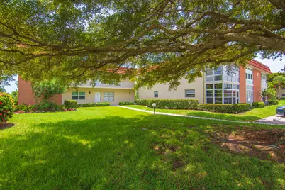 69 Royal Oak Court, Unit #105, Vero Beach, FL 32962 - Photo 3