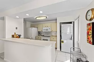 527 Brackenwood Pl, Palm Beach Gardens, FL 33418 - Photo 7