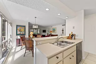 527 Brackenwood Pl, Palm Beach Gardens, FL 33418 - Photo 9