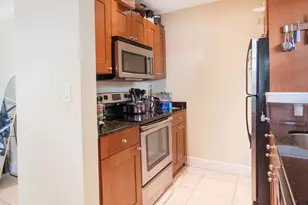 1680 NE 34th Ln, Oakland Park, FL 33334 - Photo 13