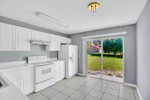 706 Wisteria Ave, Fort Pierce, FL 34982 - Photo 11