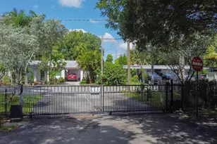 37 SE 3rd Ave, Hallandale Beach, FL 33009 - Photo 45