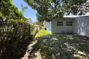 840 W 1st St, Riviera Beach, FL 33404 - Photo 23