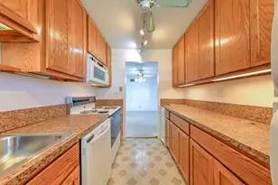 112 Lakes End Dr, Fort Pierce, FL 34982 - Photo 9