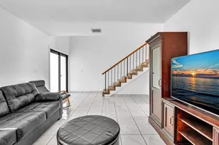 10830 SW 72nd St, Miami, FL 33173 - Photo 9