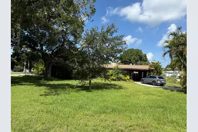 1001 Tortugas Avenue, Fort Pierce, FL 34982 - Photo 1