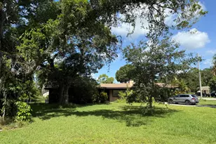 1001 Tortugas Ave, Fort Pierce, FL 34982 - Photo 3